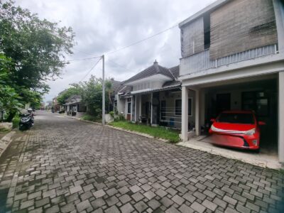 Di Jual Murah Rumah Dalam Perum Maguwo Dekat Kampus Sanata dharma JogJa