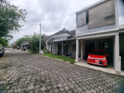 Di Jual Murah Rumah Dalam Perum Maguwo Dekat Kampus Sanata dharma JogJa