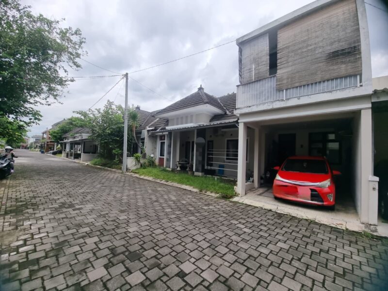 Di Jual Murah Rumah Dalam Perum Maguwo Dekat Kampus Sanata dharma JogJa