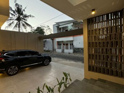 Rumah baru dijual full furnish di Purwomartani Kadisoka