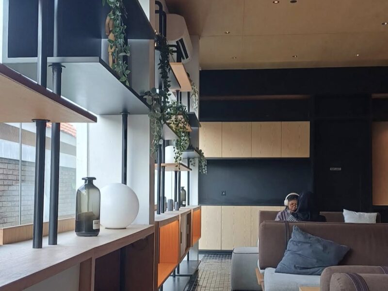 Di Jual Cepat Tanah & Bangunan Coffee shop / cafe Lokasi Premium di Utara Hotel Alana Sleman Jogjakarta