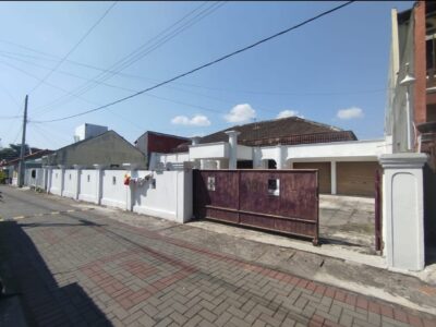 Tanah Berdiri Bangunan Condong Catur Depok Sleman Jogjakarta