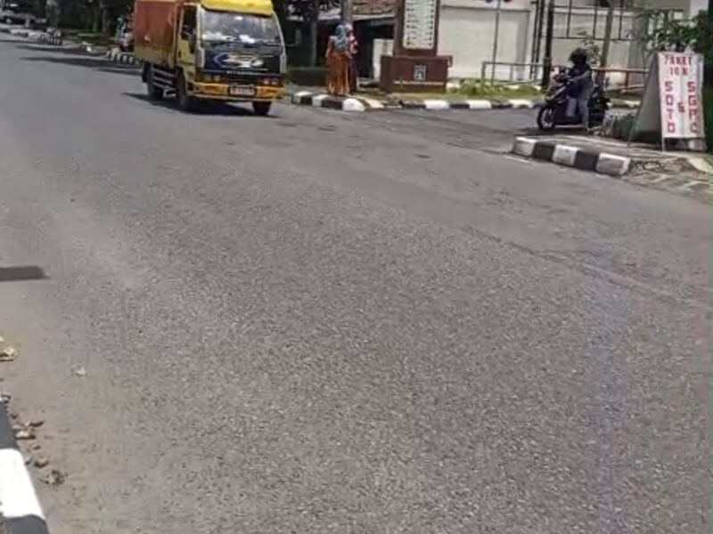 Dijual segera dan secepatnya ( BU ) rumah hunian, bisa untuk kos Kosan dan Ruang Usaha Lokasi Tridadi, Sleman, Lokasi area Perkantoran Pemkot Sleman Jogja