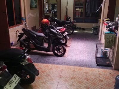 Dijual segera dan secepatnya ( BU ) rumah hunian, bisa untuk kos2an Alamat; Tridadi, Sleman, Lokasi area Perkantoran Pemkot Sleman.