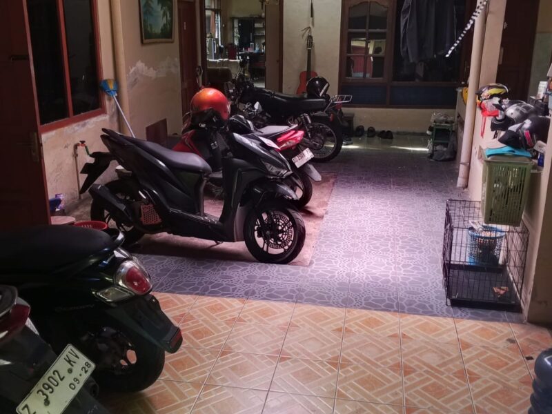 Dijual segera dan secepatnya ( BU ) rumah hunian, bisa untuk kos2an Alamat; Tridadi, Sleman, Lokasi area Perkantoran Pemkot Sleman.