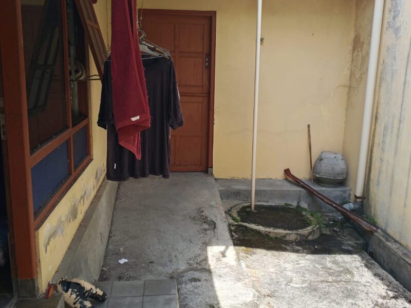 Dijual segera dan secepatnya ( BU ) rumah hunian, bisa untuk kos2an Alamat; Tridadi, Sleman, Lokasi area Perkantoran Pemkot Sleman.