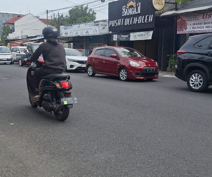 Di Jual Ruko Lokasi Jln Utsman Monjali Selatan , Dekat Hotel Tentrem Sleman Jogya, Barat Kampus UGM