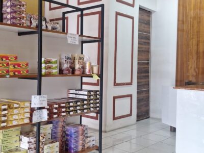 Di Jual Ruko Lokasi Jln Utsman Monjali Selatan , Dekat Hotel Tentrem Sleman Jogya, Barat Kampus UGM