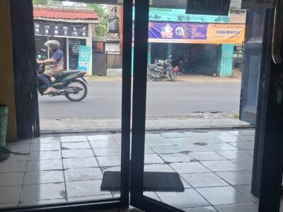Di Jual Ruko Lokasi Jln Utsman Monjali Selatan , Dekat Hotel Tentrem Sleman Jogya, Barat Kampus UGM