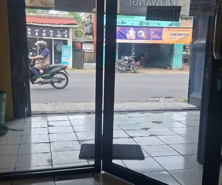 Di Jual Ruko Lokasi Jln Utsman Monjali Selatan , Dekat Hotel Tentrem Sleman Jogya, Barat Kampus UGM