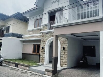 Di Jual Rumah 2 Lantai Lokasi Premium Pusat Bisnis & Kampus Seturan Sleman Jogjakarta