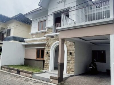 Di Jual Rumah 2 Lantai Lokasi Premium Pusat Bisnis & Kampus Seturan Sleman Jogjakarta