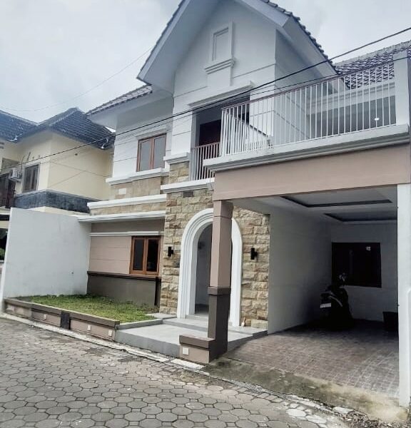 Di Jual Rumah 2 Lantai Lokasi Premium Pusat Bisnis & Kampus Seturan Sleman Jogjakarta