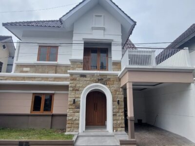Di Jual Rumah 2 Lantai Lokasi Premium Pusat Bisnis & Kampus Seturan Sleman Jogjakarta