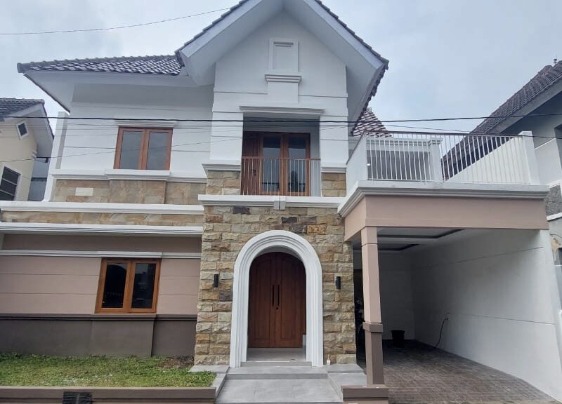 Di Jual Rumah 2 Lantai Lokasi Premium Pusat Bisnis & Kampus Seturan Sleman Jogjakarta