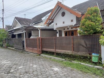 Rumah Dalam Perumahan Lokasi di Area Timoho Baciro Kodya Jogja