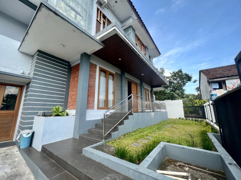 Di Jual Turun Harga Rumah Mewah Kolam Renang di Palagan KM 11 Sleman, Jogjakarta