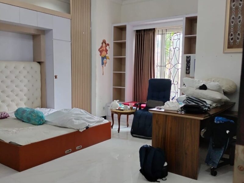 Di Jual Rumah Mewah Kolam Renang Lokasi Maguwo Sleman Jogja