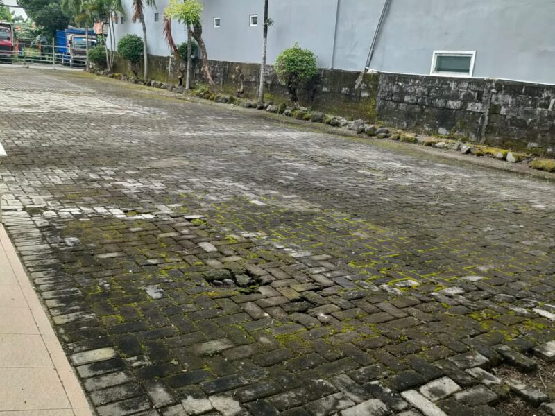 Jual Harga Tanahnya Saja Bonus Bangunan Hotel Lokasi : Jln Wates Km 3 Dekat Kadipiro , Ngestiharjo Bantul jogjakarta