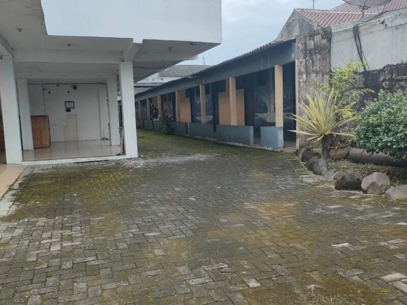 Jual Harga Tanahnya Saja Bonus Bangunan Hotel Lokasi : Jln Wates Km 3 Dekat Kadipiro , Ngestiharjo Bantul jogjakarta