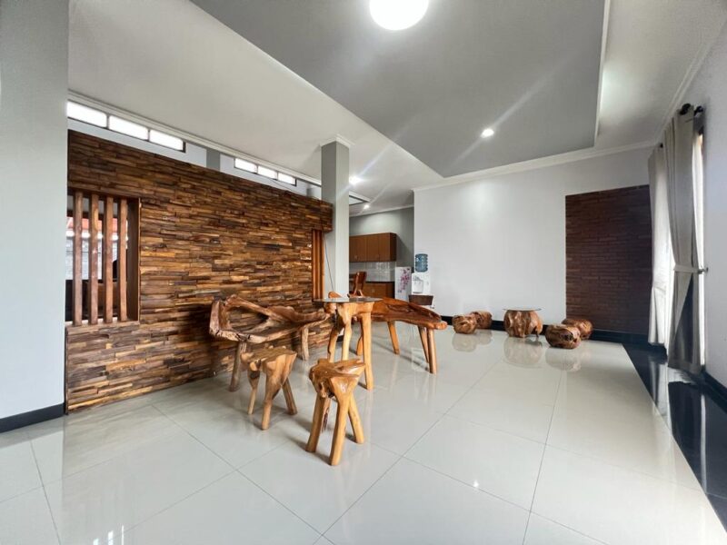 Di Jual Turun Harga Rumah Mewah Kolam Renang Pribadi Lokasi di Jl Palagan KM 11 Jogjakarta