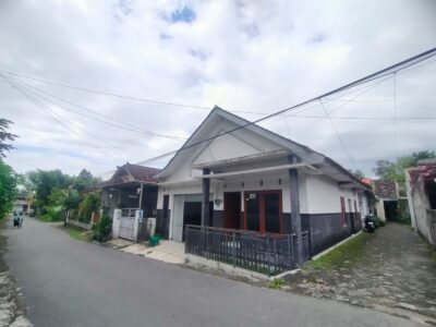 TURUN Harga ~650jt~>> 570jt !!* *Rumah 1 Lantai area Wedomartani ( Utara SD Model ) Sleman Yogyakarta