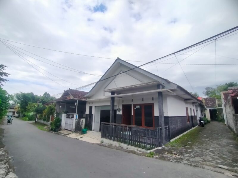 TURUN Harga ~650jt~>> 570jt !!* *Rumah 1 Lantai area Wedomartani ( Utara SD Model ) Sleman Yogyakarta
