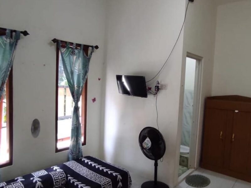 Di Jual Turun Harga Kost Lokasi Utara Kampus UGM. Hanya 30 Meter Dari Jl Raya Monjali Sleman Jogjakarta