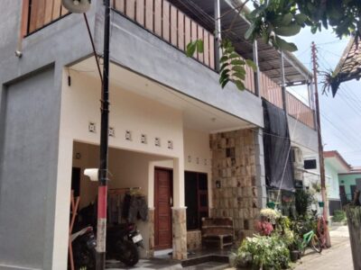 Di Jual Turun Harga Kost Lokasi Utara Kampus UGM. Hanya 30 Meter Dari Jl Raya Monjali Sleman Jogjakarta