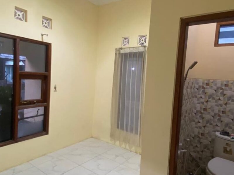 Di Jual Turun Harga Kost Lokasi Utara Kampus UGM. Hanya 30 Meter Dari Jl Raya Monjali Sleman Jogjakarta