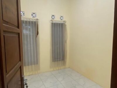 Di Jual Turun Harga Kost Lokasi Utara Kampus UGM. Hanya 30 Meter Dari Jl Raya Monjali Sleman Jogjakarta