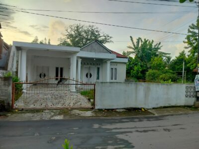 Di Jual Turun Harga Rumah Bagus Lokasi Strategis Sayegan Sleman Jogja